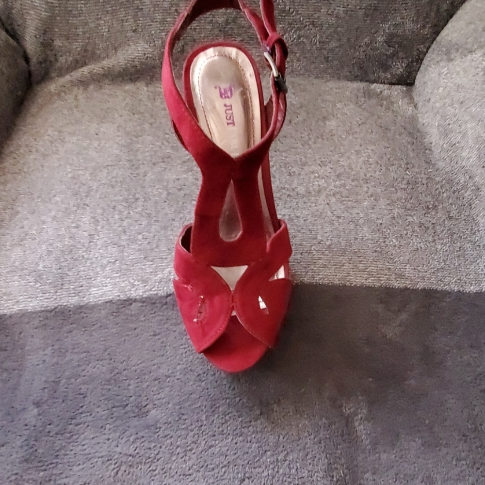 High heels - Picture 2 of 2